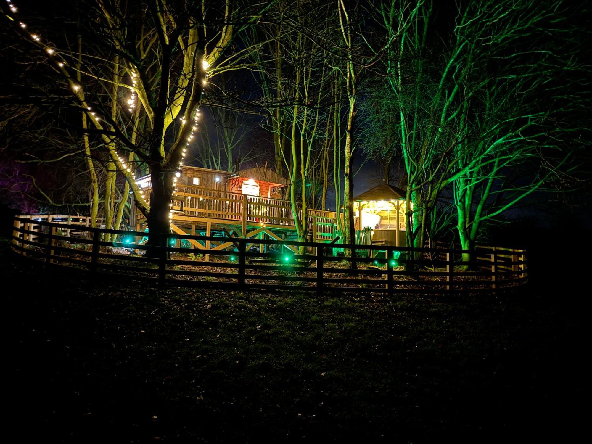 Burtree Country House, Tipi'S, Treehouse & Lodge & House Rooms With Hot Tubs In A Private Garden 瑟斯克 外观 照片