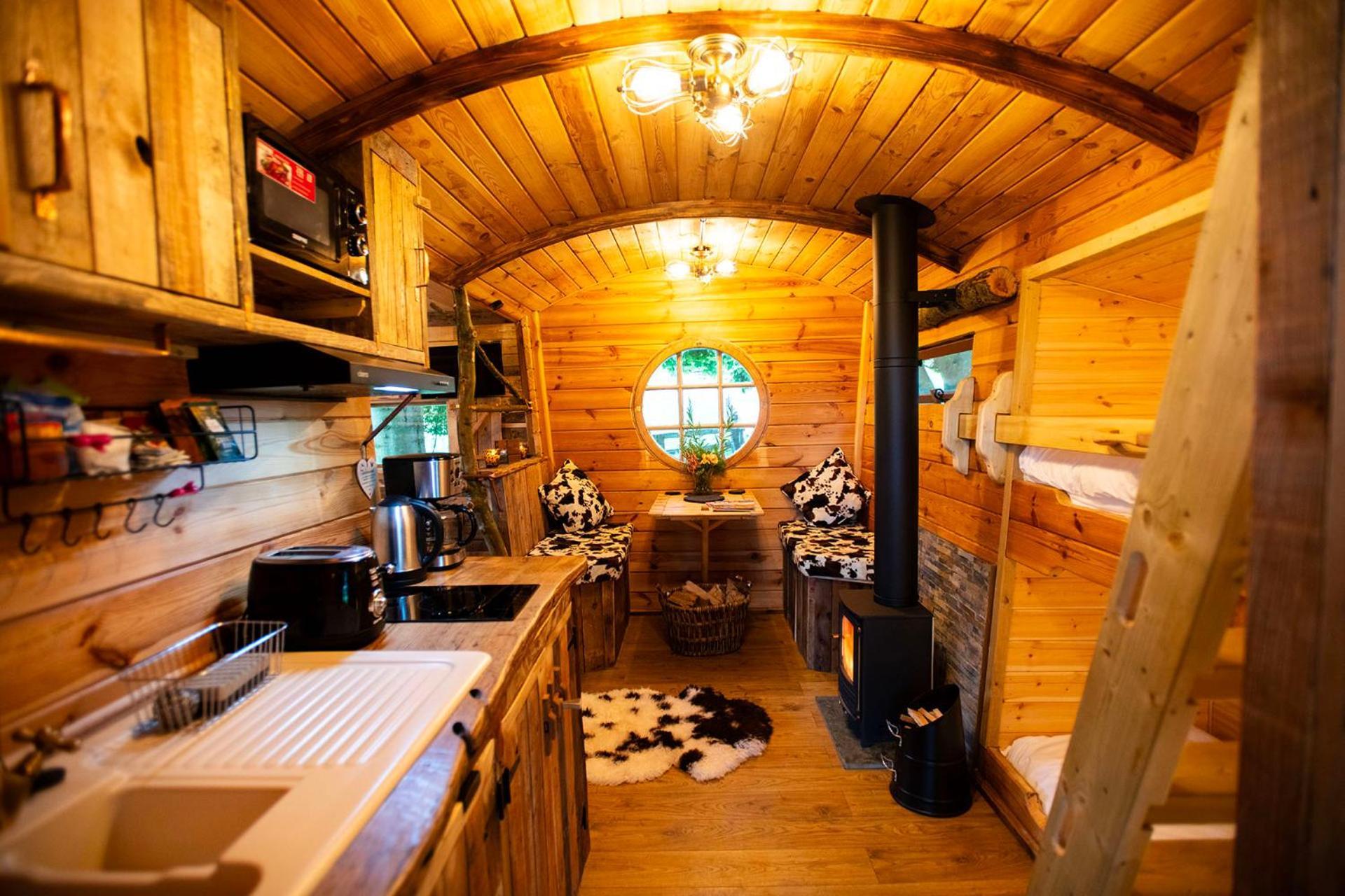 Burtree Country House, Tipi'S, Treehouse & Lodge & House Rooms With Hot Tubs In A Private Garden 瑟斯克 外观 照片