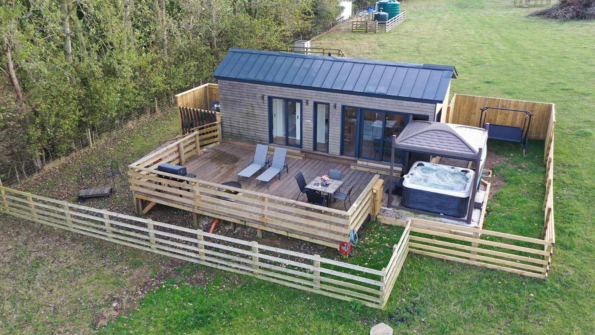 Burtree Country House, Tipi'S, Treehouse & Lodge & House Rooms With Hot Tubs In A Private Garden 瑟斯克 外观 照片