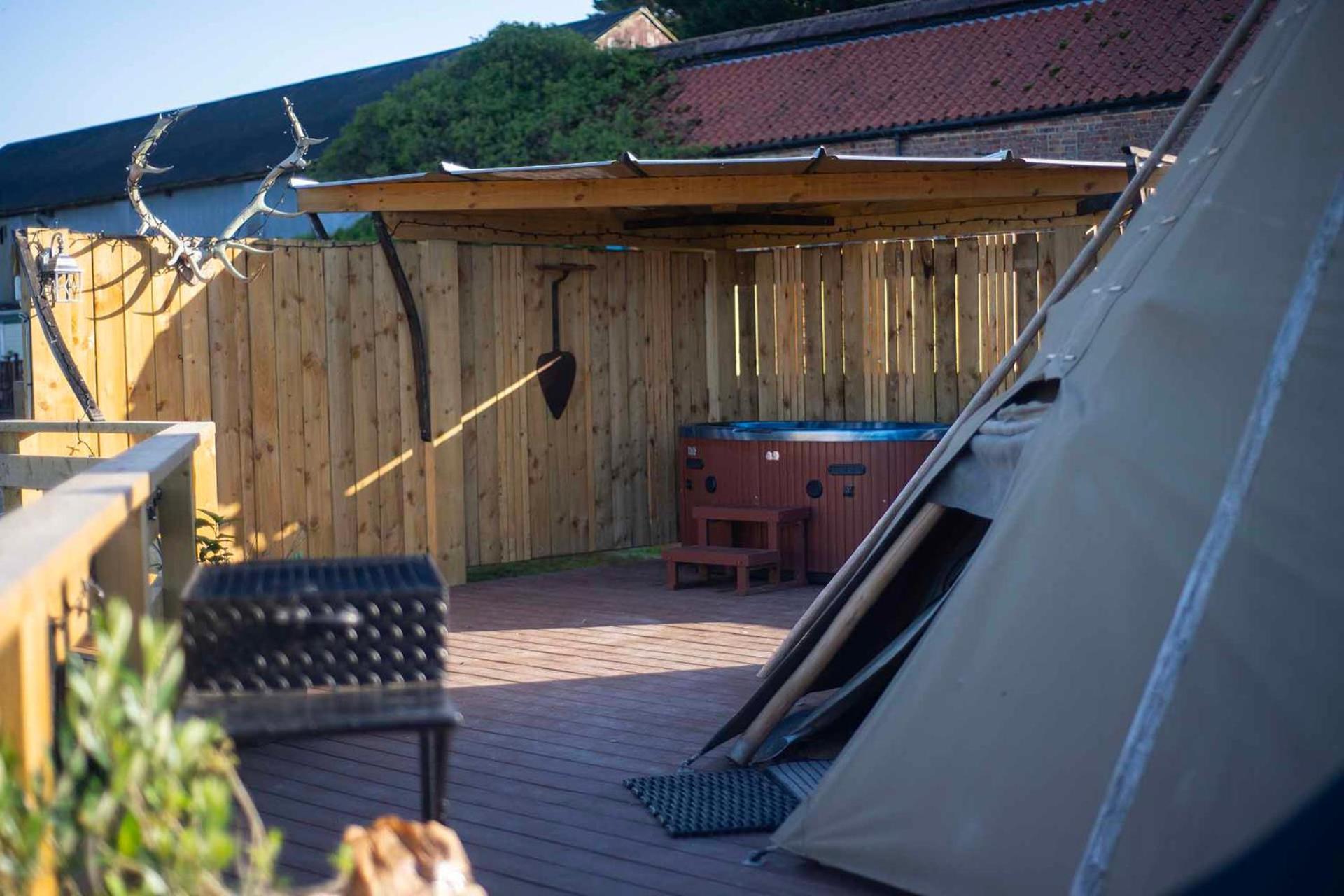 Burtree Country House, Tipi'S, Treehouse & Lodge & House Rooms With Hot Tubs In A Private Garden 瑟斯克 外观 照片