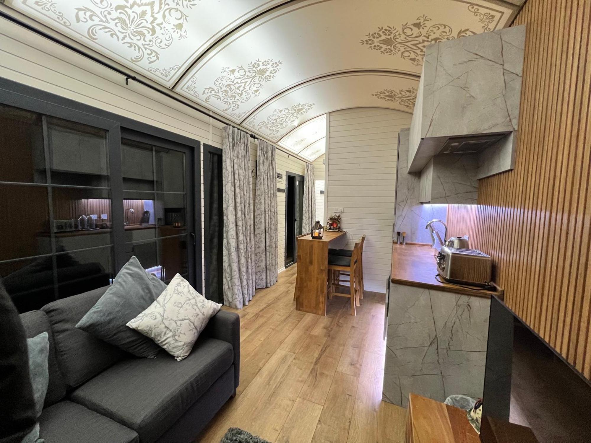 Burtree Country House, Tipi'S, Treehouse & Lodge & House Rooms With Hot Tubs In A Private Garden 瑟斯克 外观 照片