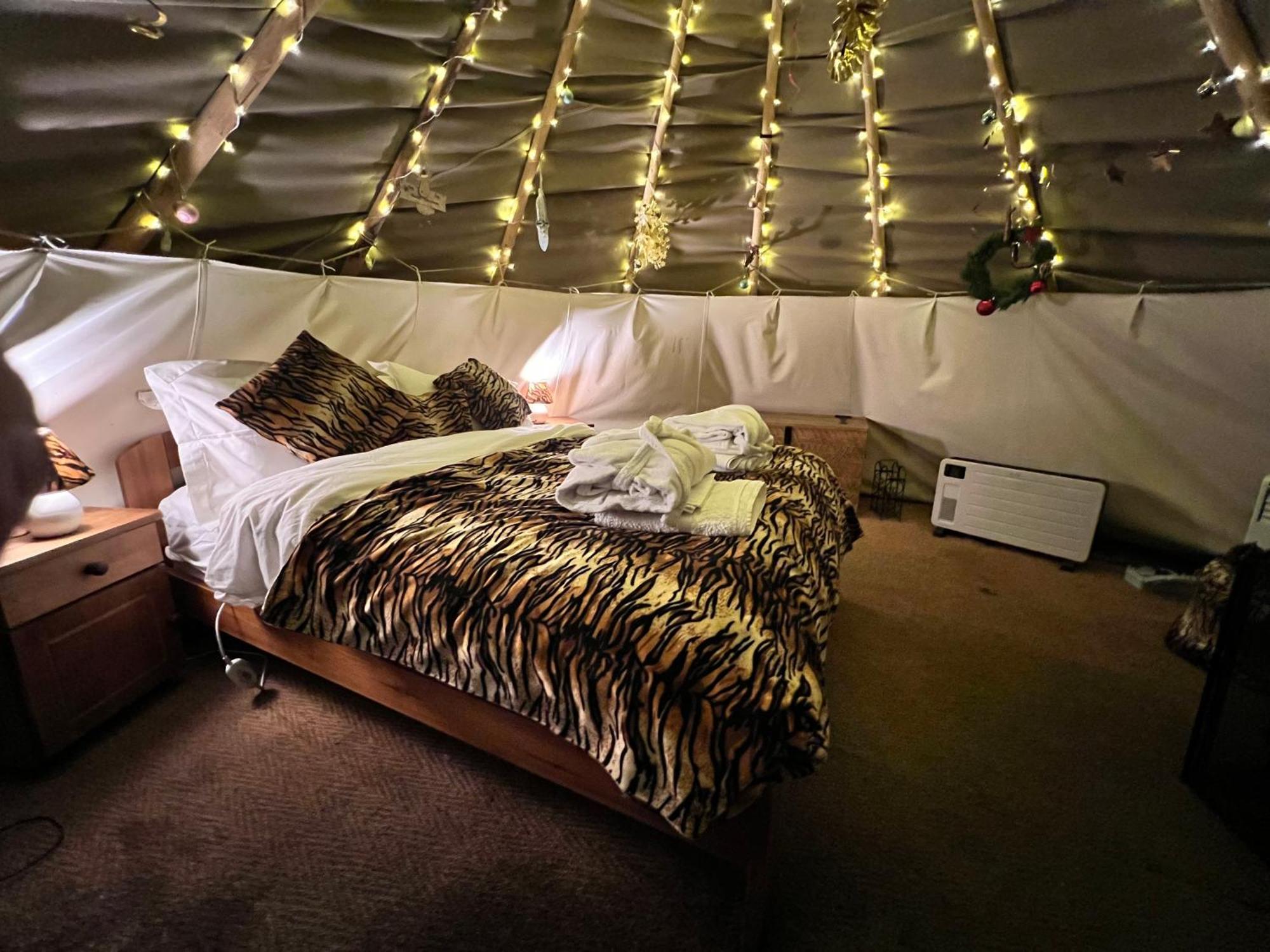 Burtree Country House, Tipi'S, Treehouse & Lodge & House Rooms With Hot Tubs In A Private Garden 瑟斯克 外观 照片