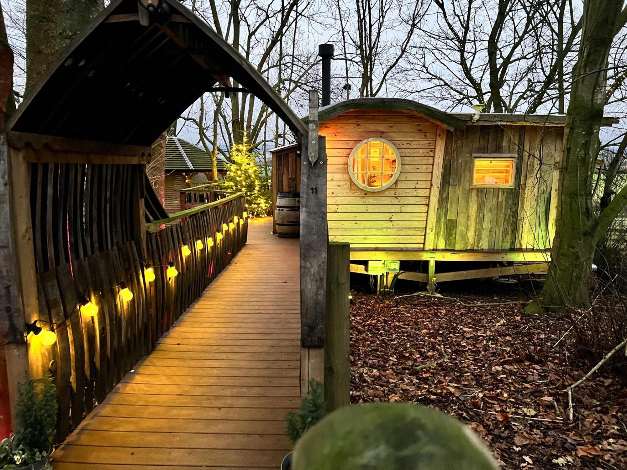 Burtree Country House, Tipi'S, Treehouse & Lodge & House Rooms With Hot Tubs In A Private Garden 瑟斯克 外观 照片