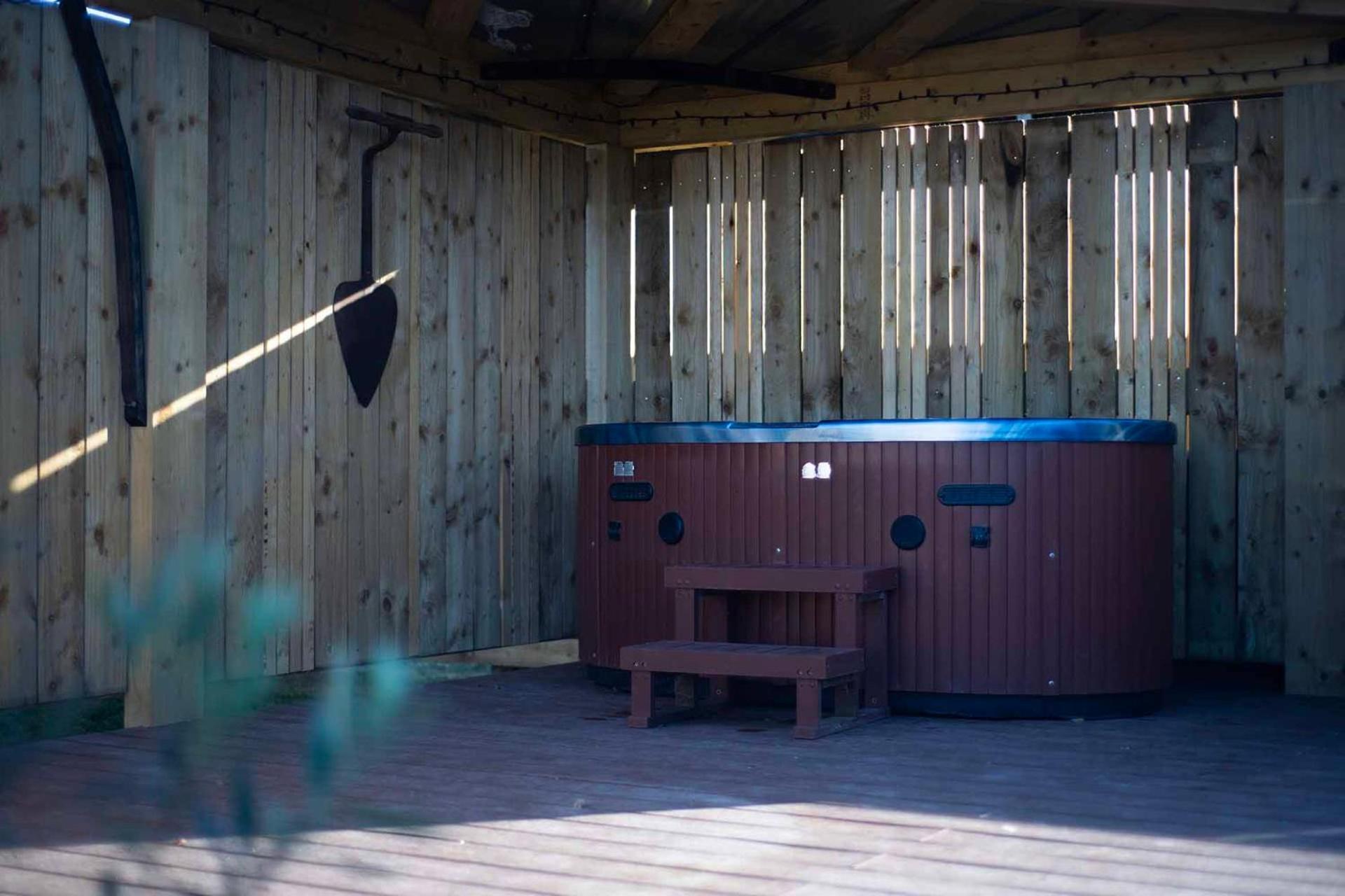 Burtree Country House, Tipi'S, Treehouse & Lodge & House Rooms With Hot Tubs In A Private Garden 瑟斯克 外观 照片